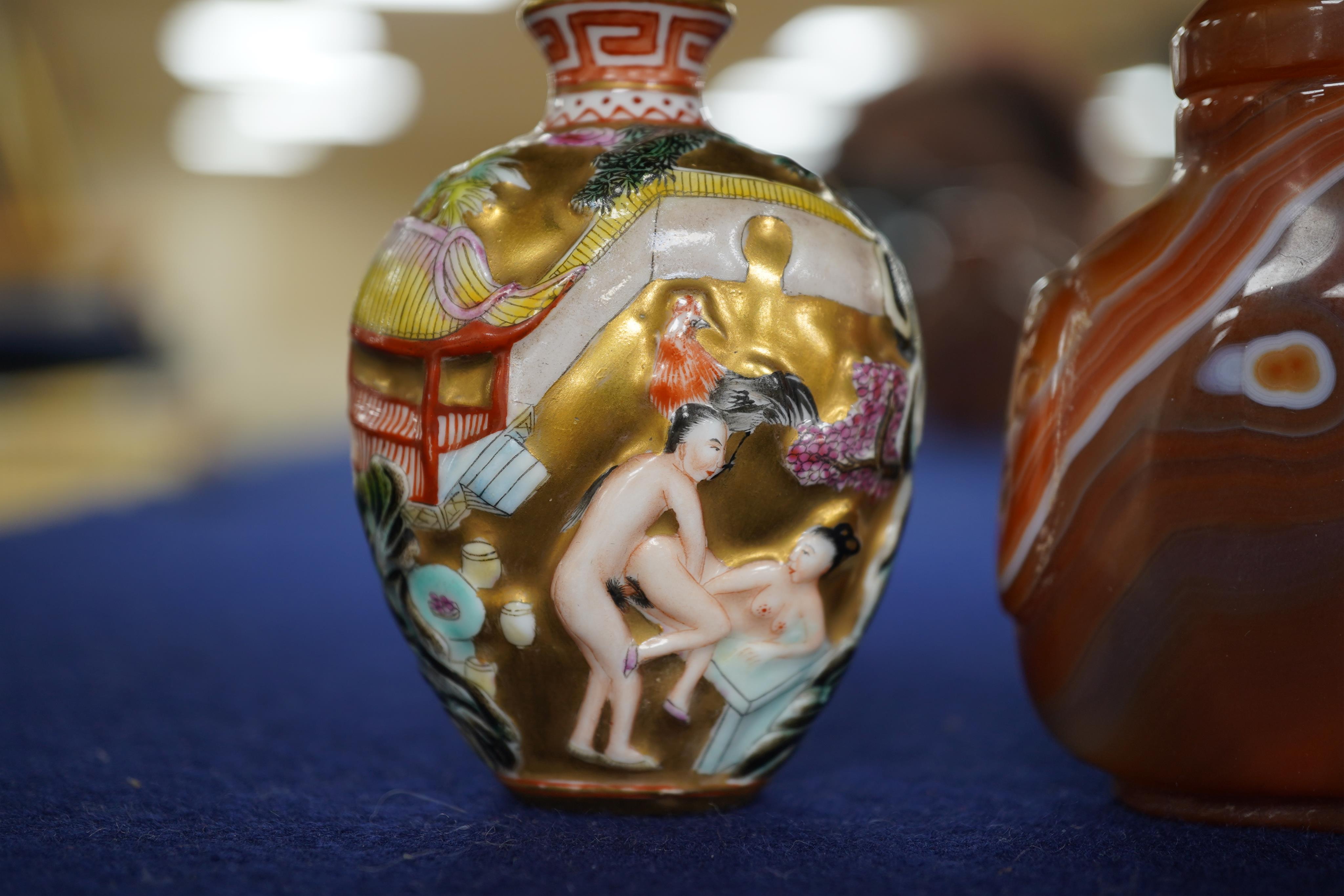A Chinese erotic subject snuff bottle, a famille rose snuff bottle and a chalcedony snuff bottle (3), tallest 8cm